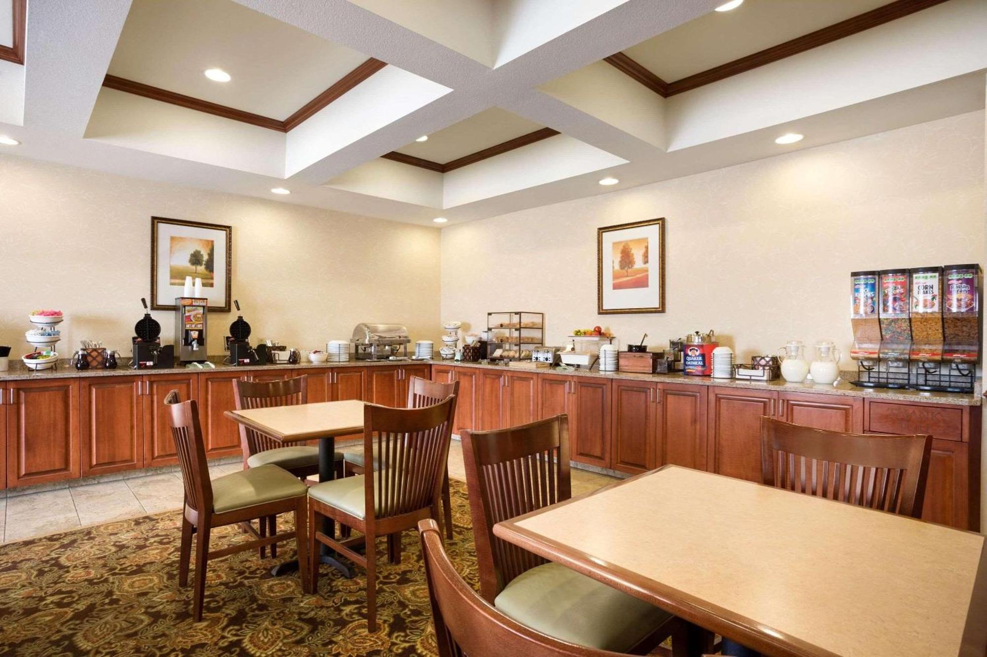 Country Inn & Suites By Radisson, Washington At Meadowlands, Pa ภายนอก รูปภาพ